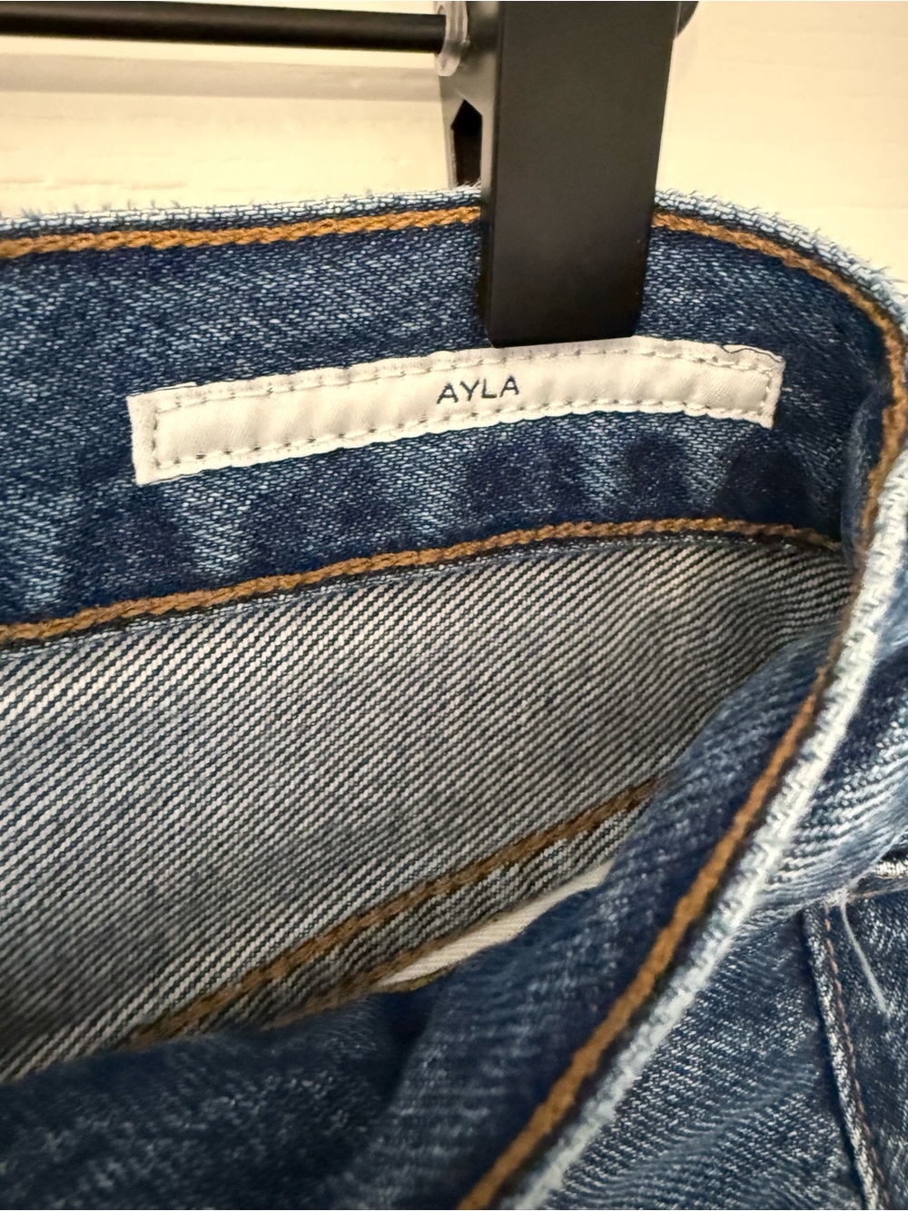 Citizens of Humanity Ayla Cropped Raw Hem - Picture 3 of 6